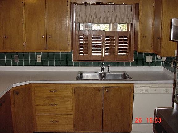 3rd image of 116 Elm St
