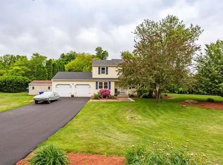 2 Pleasant View Dr, East Granby, CT 06026