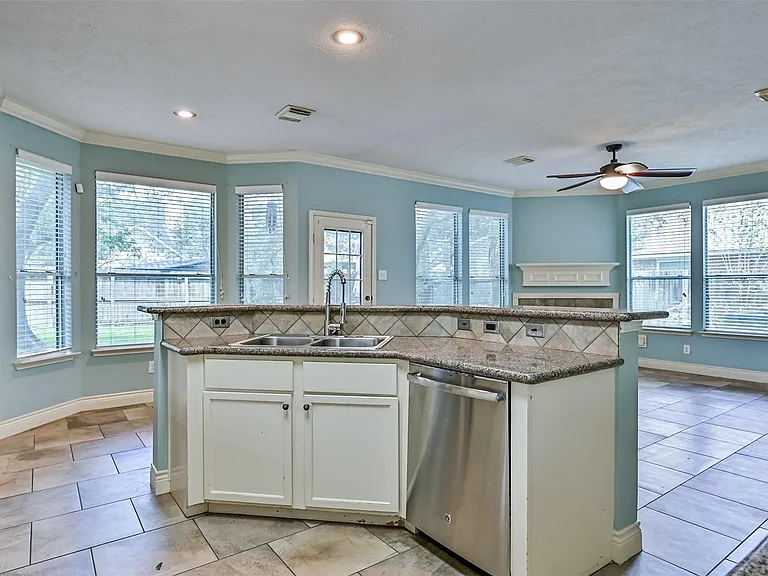 2714 Safe Harbour Cir — Photo 13