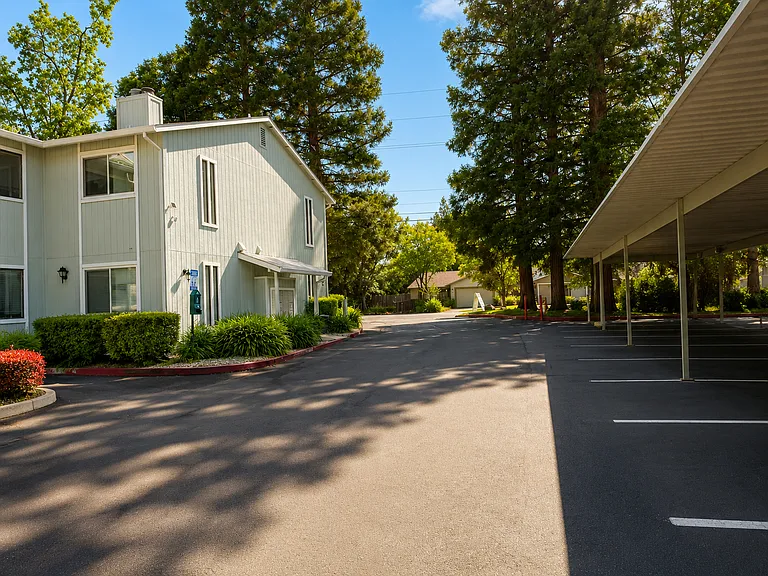 Madison Pines Apartments — Photo 9