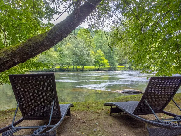 345 Mission Dam Rd, Hayesville, NC 28904