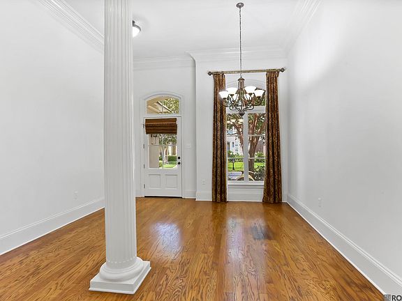 3rd image of 10777 Woodland Oaks Dr