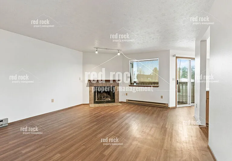 4733 N Sullivan Rd — Photo 2