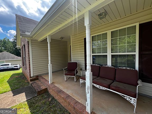 2nd image of 404 Turnerwoods Rd