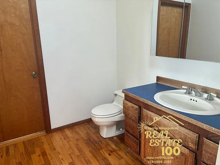 928 SW Bay View Ln — Photo 14