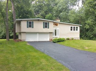 14422 W Woodland Dr, New Berlin, WI 53151