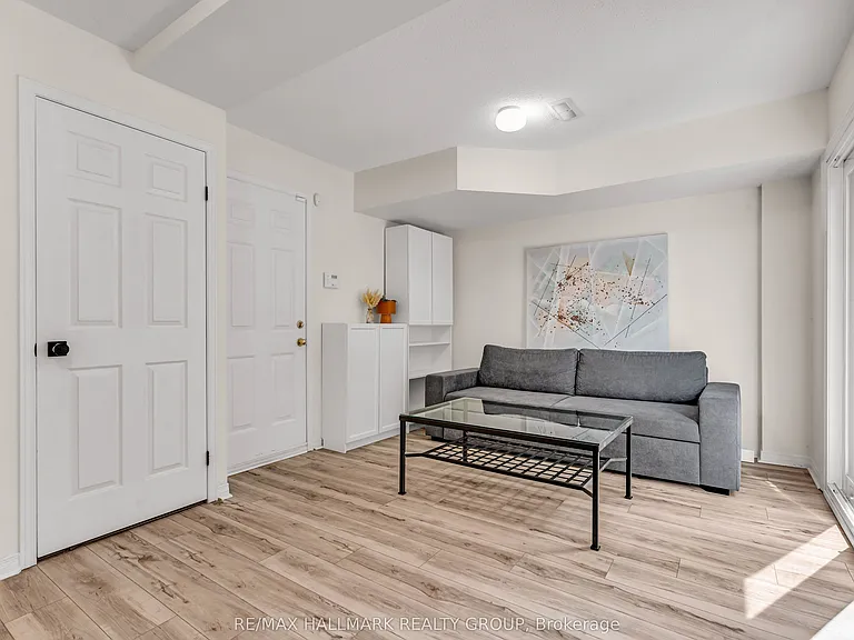 10 Hintonburg Pl #11 — Photo 32