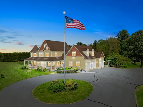 545 Hazel St, Uxbridge, MA 01569