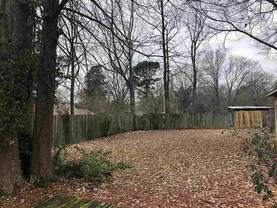 2nd image of 2091 Woodfield Park Rd