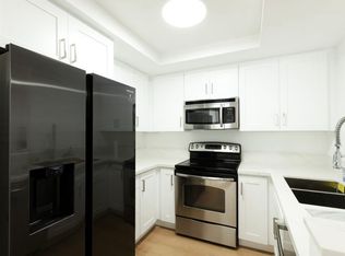 22100 Burbank Blvd Unit 201A, Woodland Hills, CA 91367