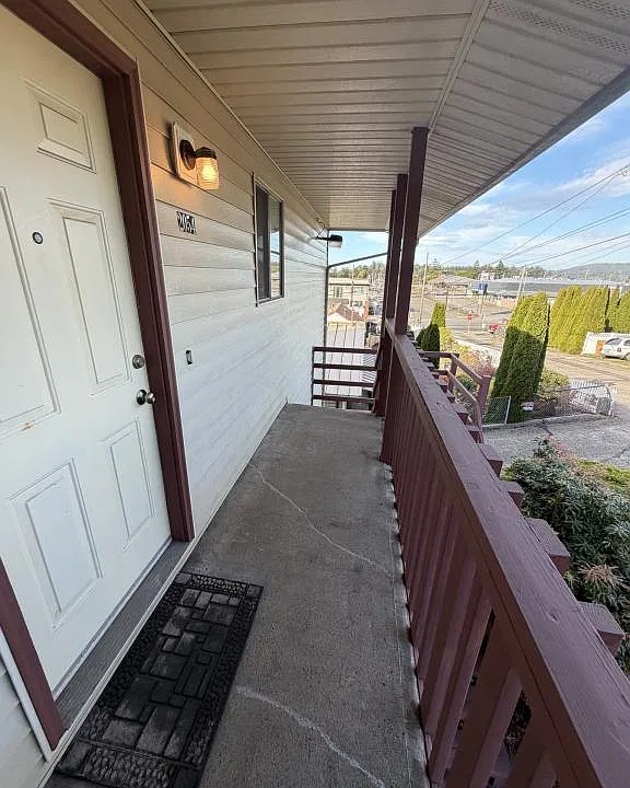 2054 Meade Ave