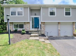 8008 Leaview Dr, Columbus, OH 43235