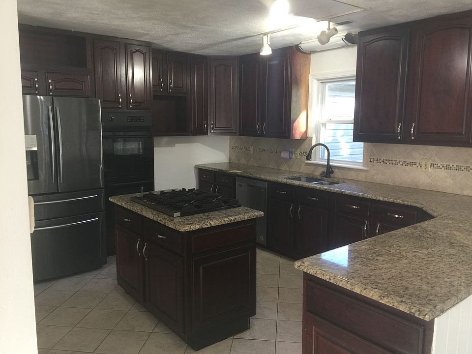 1st image of 136 Old Goose Creek Rd #101