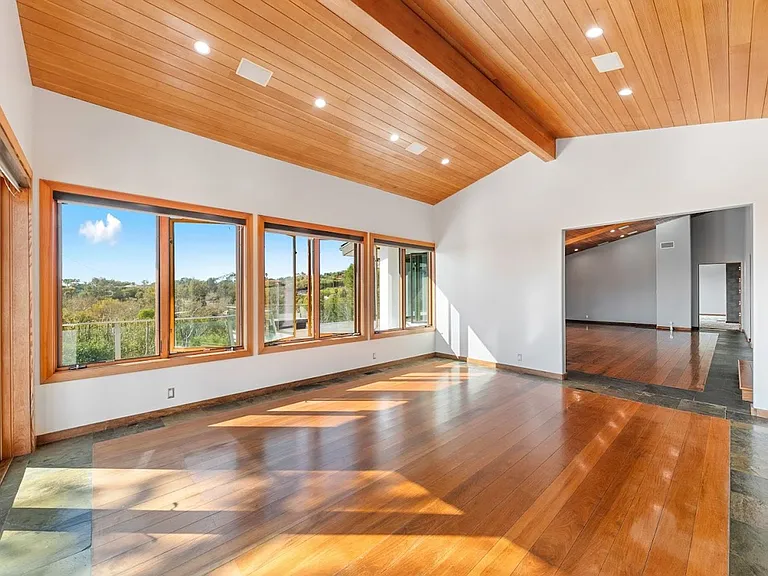 27091 Sea Vista Dr — Photo 19