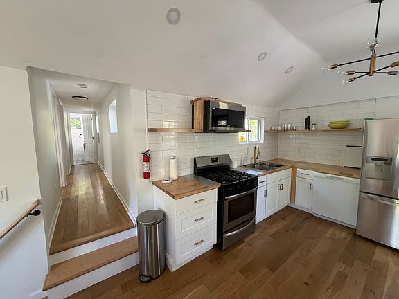 2nd image of 230 Hemlock Grove Rd