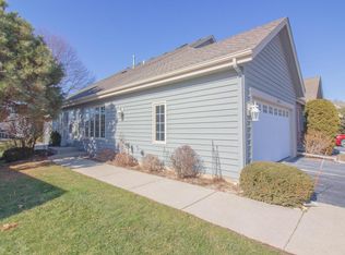 2032 Mount Vernon Dr, Waukesha, WI 53186