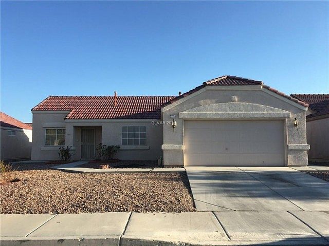 1st image of 2211 W El Campo Grande Ave