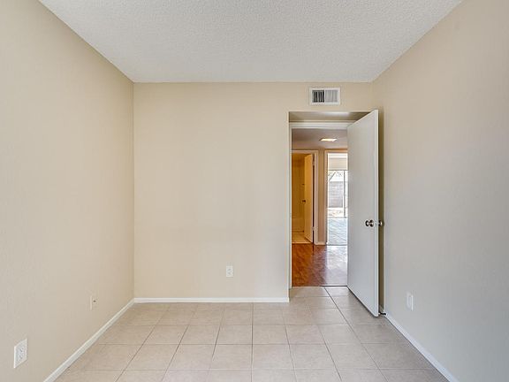 4th image of 3831 E Sweetwater Ave