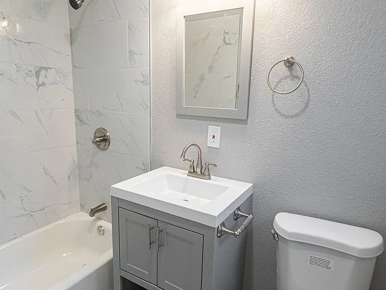 1205 E Armour Blvd — Photo 5