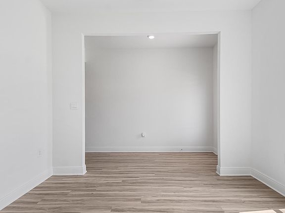 5th image of 3233 Harrier Rd