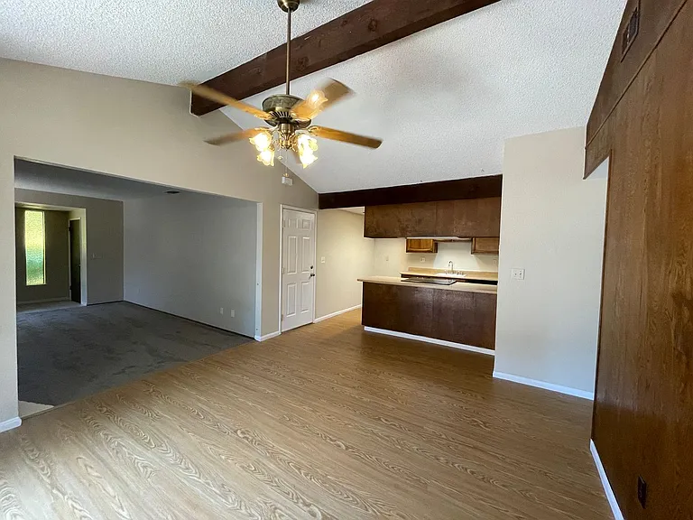 6900 Trovita Way — Photo 4