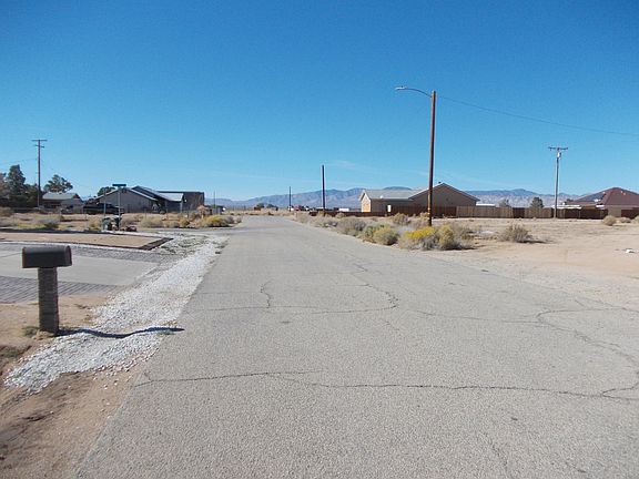3rd image of Tamarack Ave