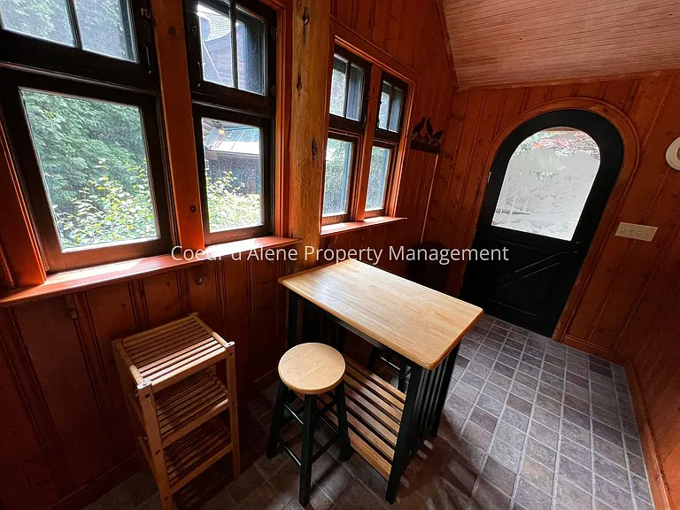 10646 N Lakeview Dr — Photo 5