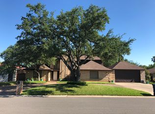 805 Surrey Rd, Laredo, TX 78041