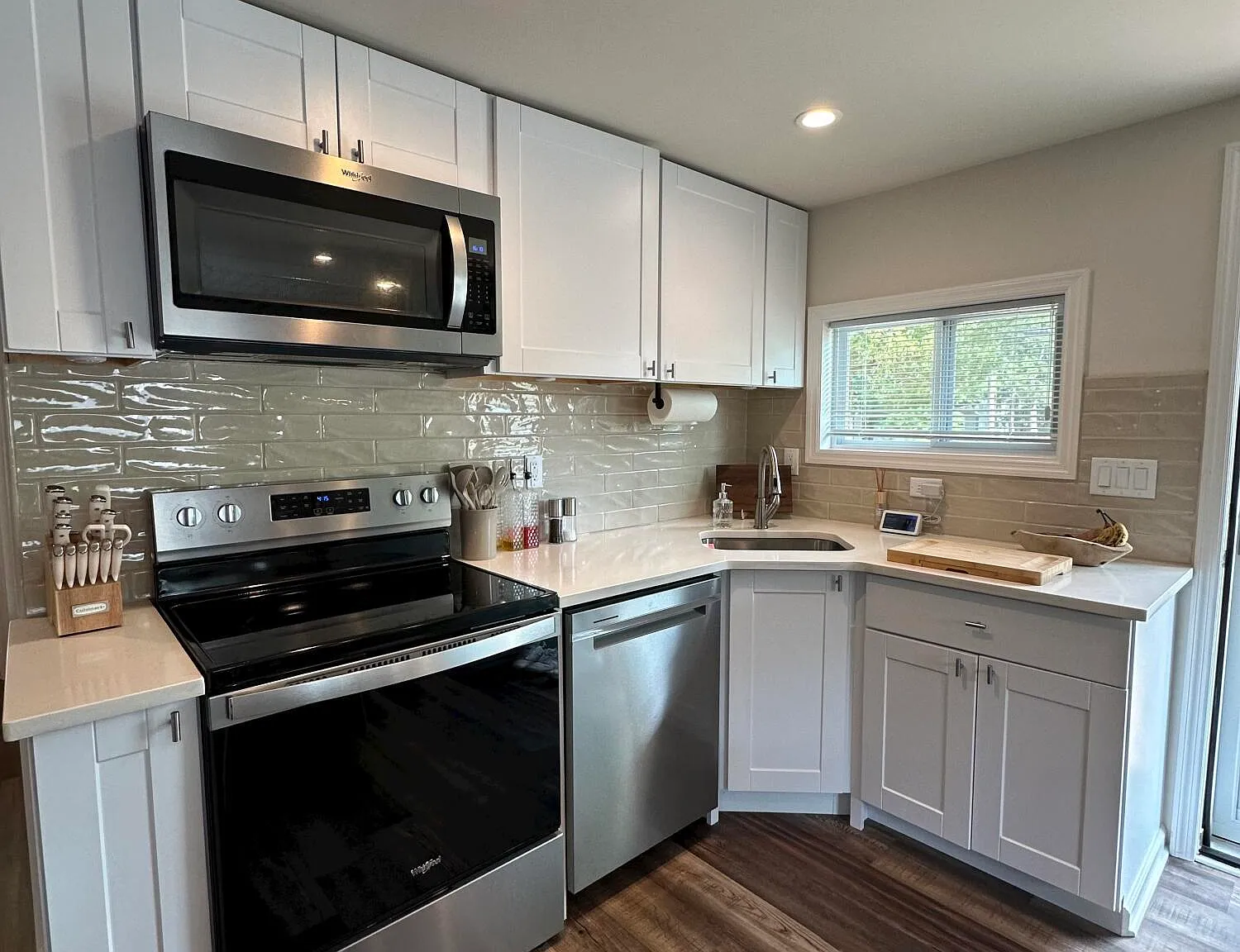 2 bed, 624 sqft, $2,200 — Photo 3