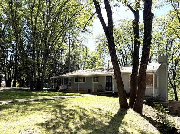 351 N Adams Dr, Mount Shasta, CA 96067