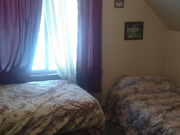 3rd image of 101 Meadowview Dr