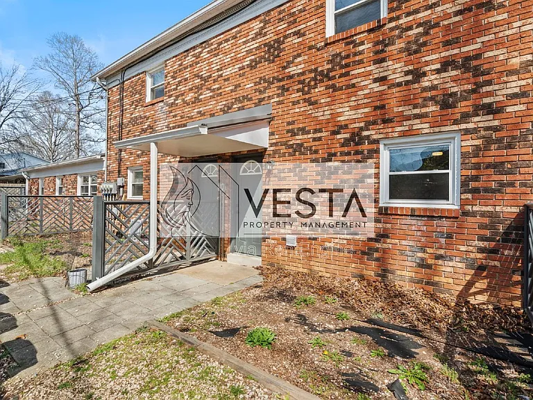 6 Dogwood Ct #B — Photo 12