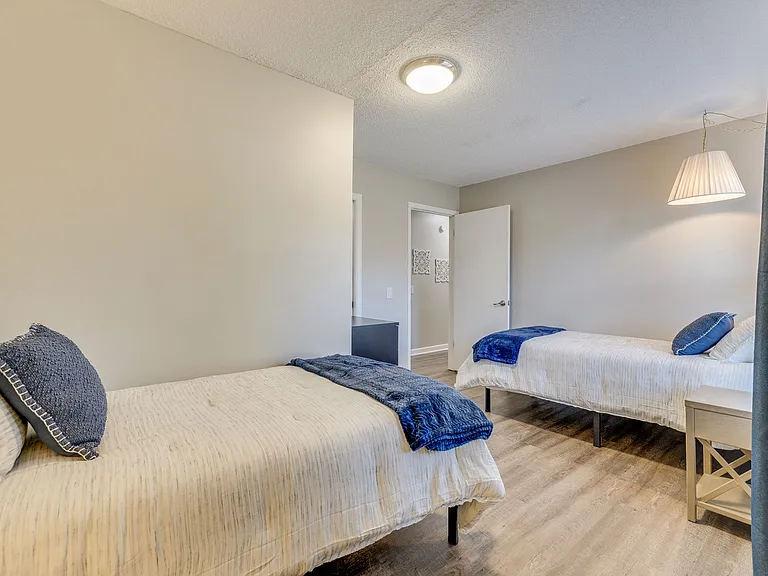5013 Emerald Dr — Photo 17