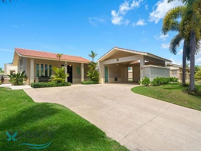 1st image of 220 Calle Camino Del Yagrumo