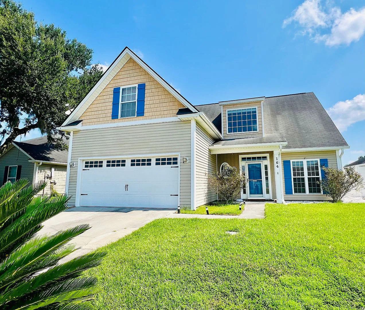 4 bed 2.5 bath home! — Photo 1