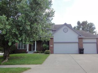 307 Remington Rd, Papillion, NE 68046