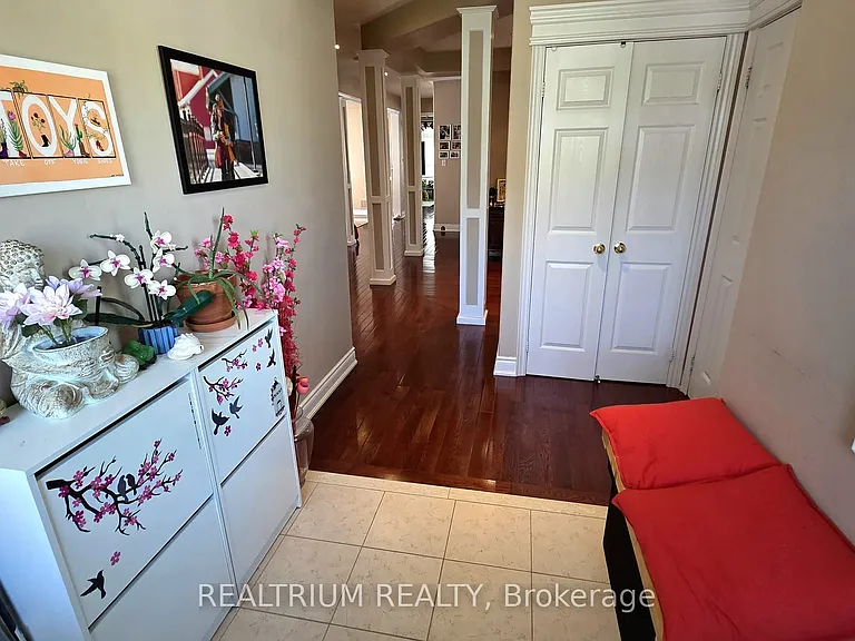 63 Westminster Cir — Photo 2