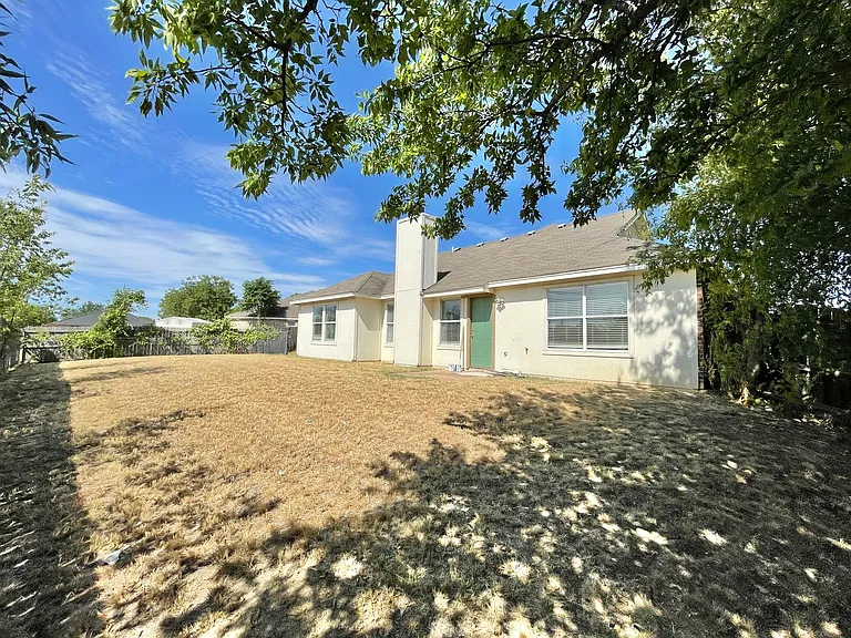 3402 Caprock Cir — Photo 19