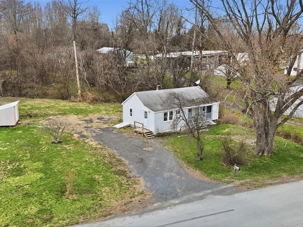159 Pierce Cir, New Hampton, NY 10958