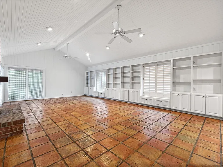 5643 Piping Rock Ln — Photo 26