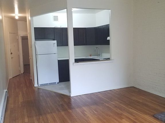 5th image of 450 W 47th St APT 3A
