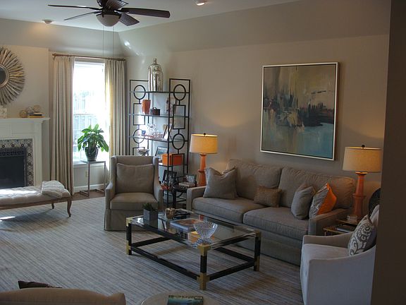 Living Room - lots of space