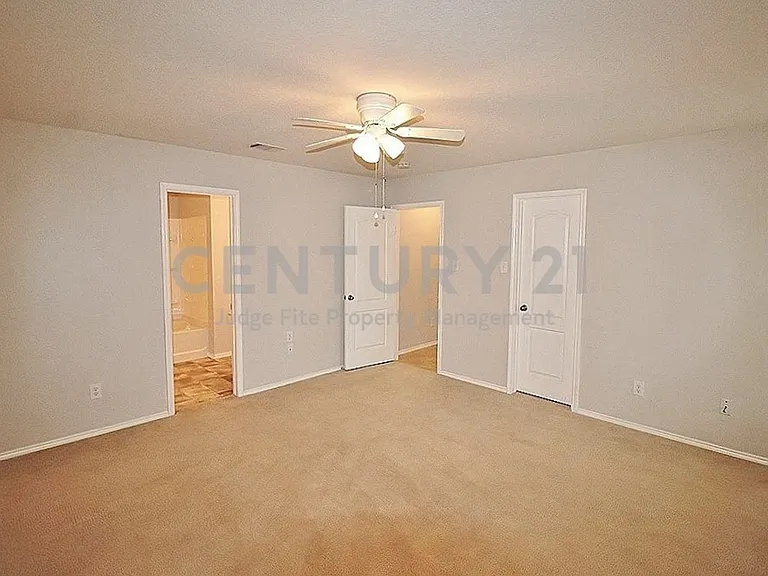 217 Silver Spur Dr — Photo 8