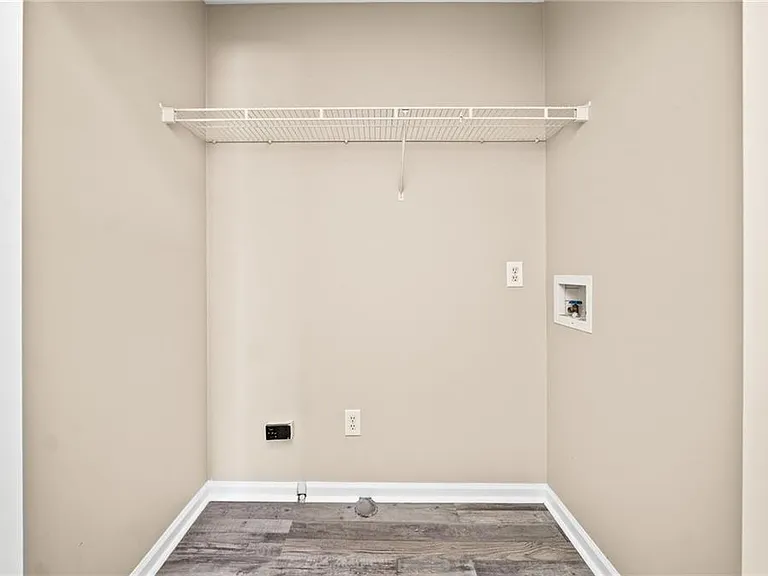 228 Hawkins Farm Cir — Photo 18