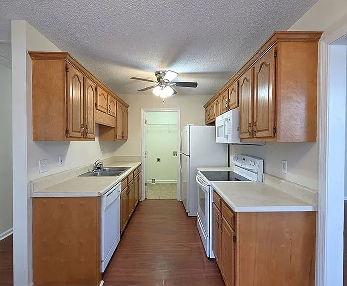 1645 Bernard Ave — Photo 5