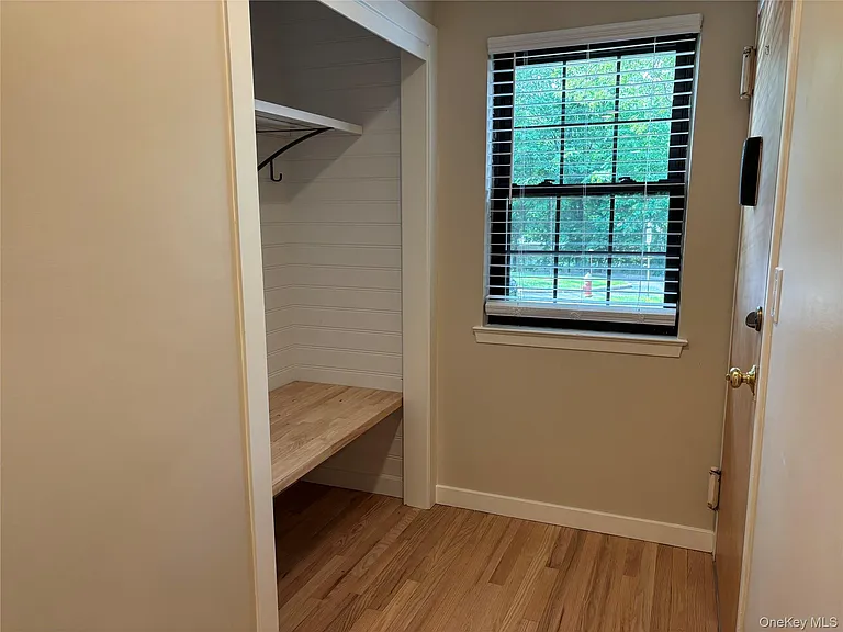 452 Somerset Dr #F — Photo 2