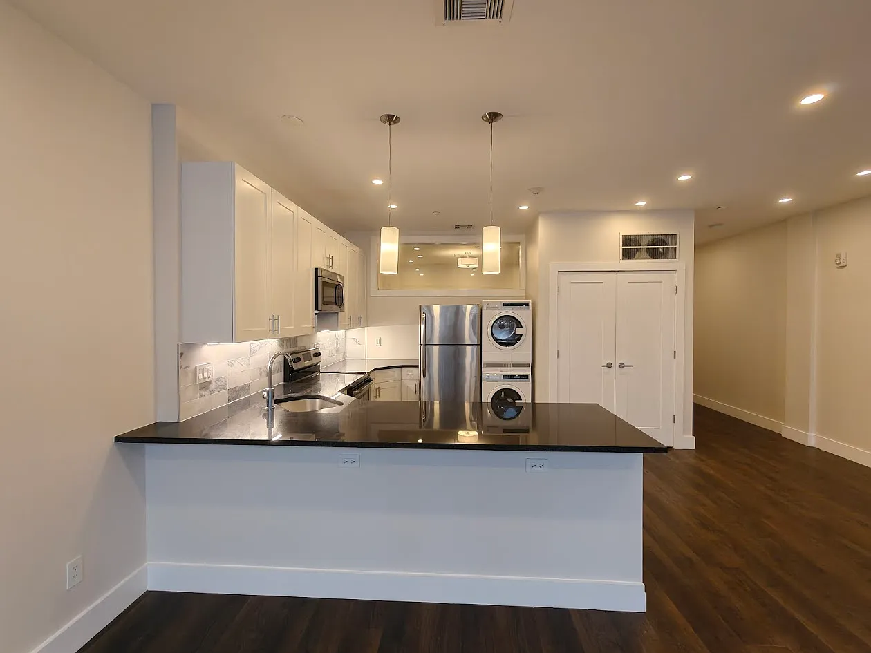 1 bed, 700 sqft, $1,650 — Photo 3