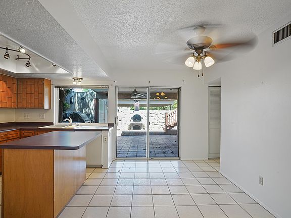 4th image of 220 Paso Noble Dr