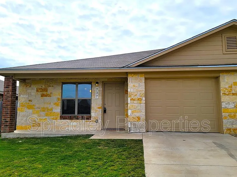 737 Laila Ln — Photo 9