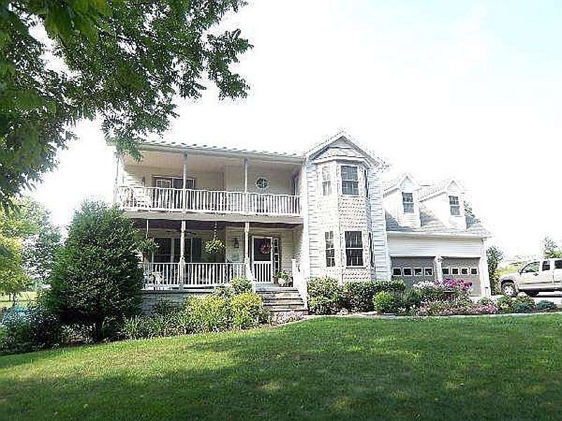 1st image of 202 Stonehouse Ln